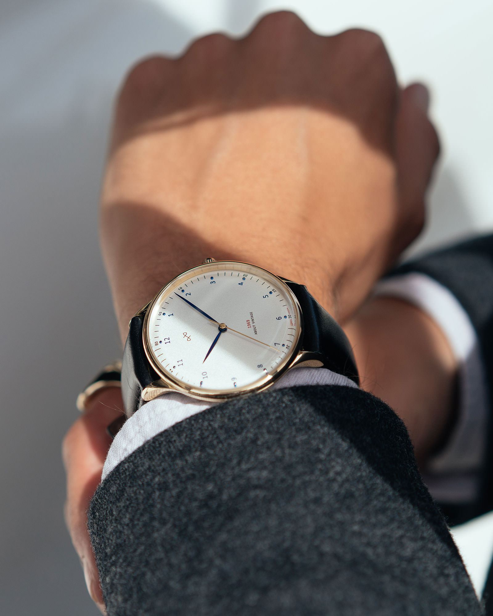 1969 Vintage, Gold / White