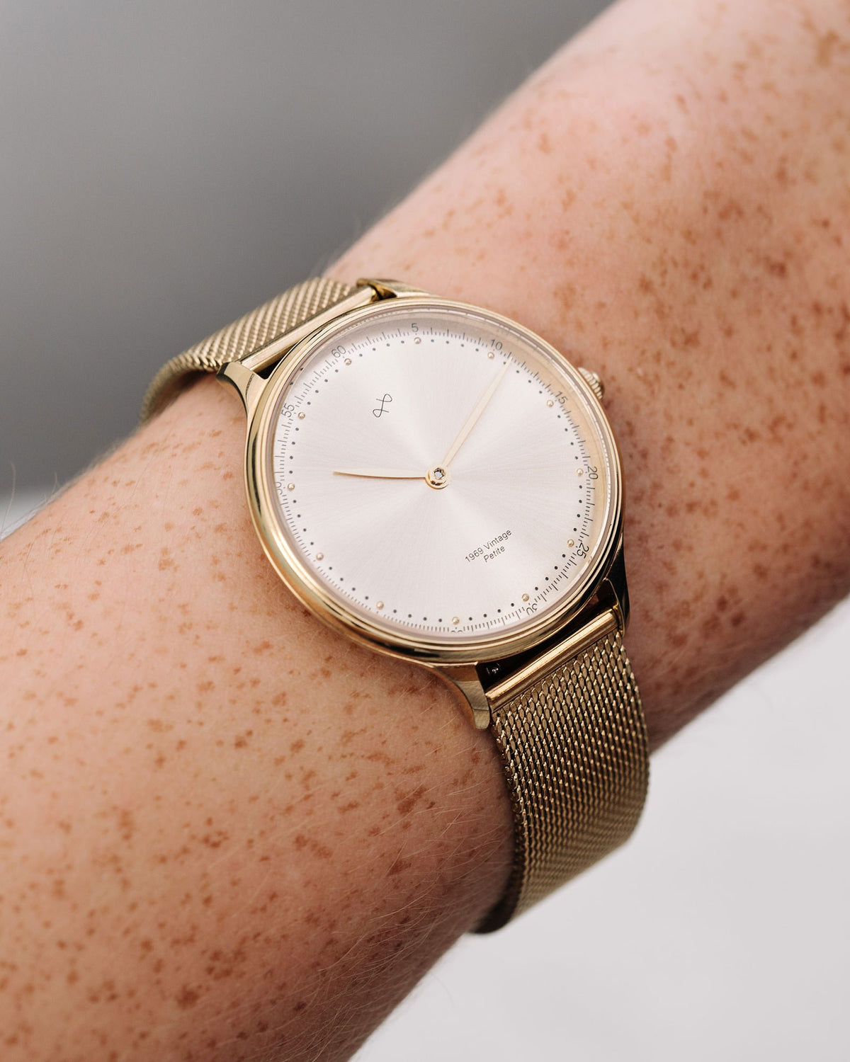 About Vintage - 1969 Petite, Gold / Gold Sunray #Strap_Mesh Gold