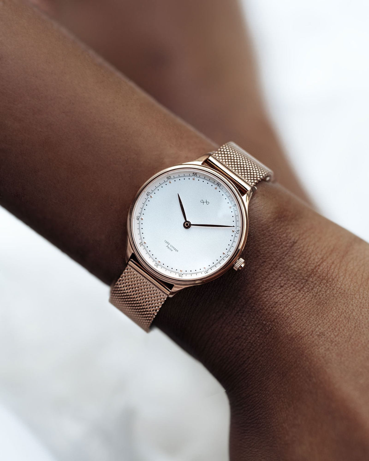 About Vintage - 1969 Petite, Rose Gold / White #Strap_Mesh Rose Gold
