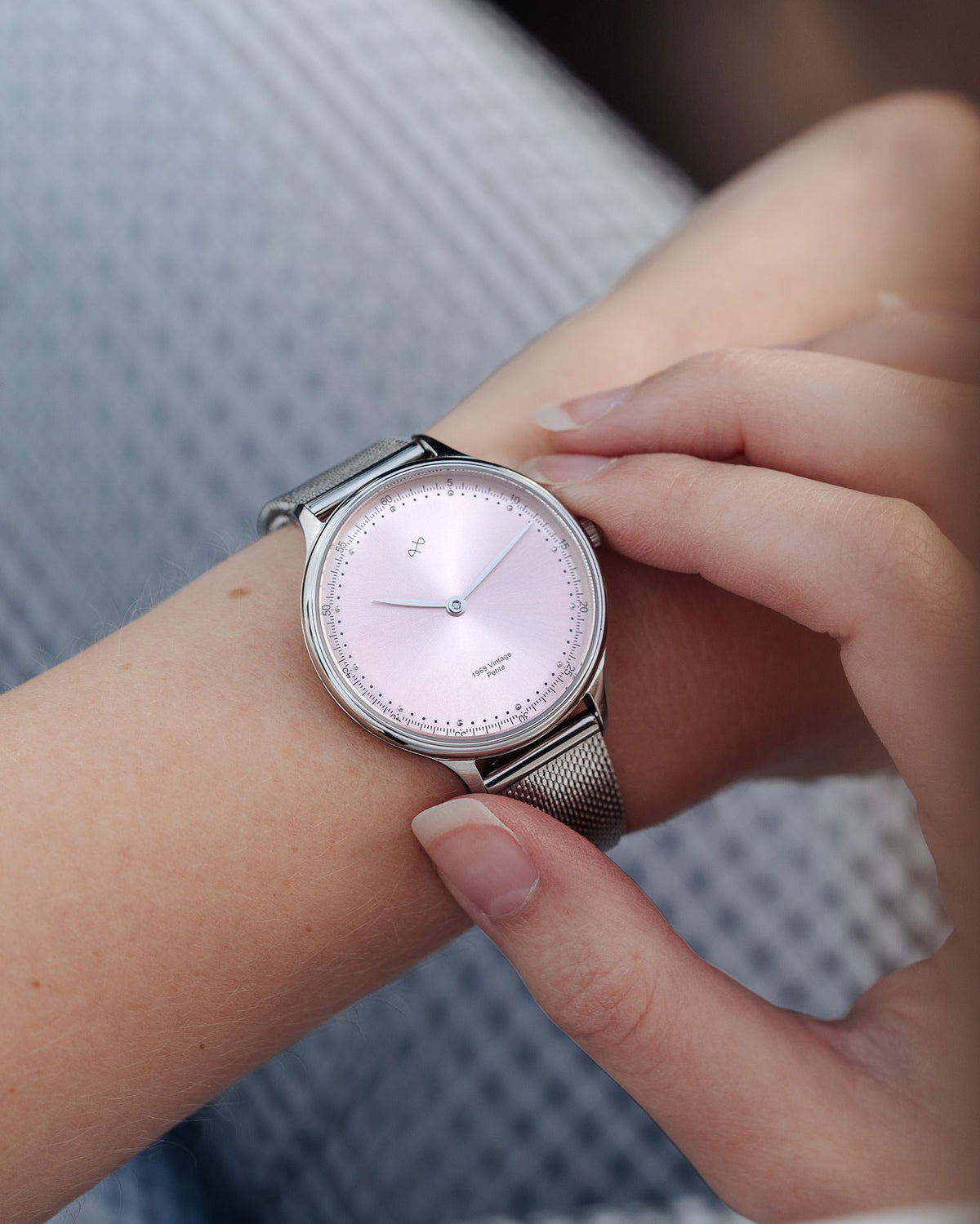 About Vintage - 1969 Petite, Steel / Rose Sunray #Strap_Mesh Steel