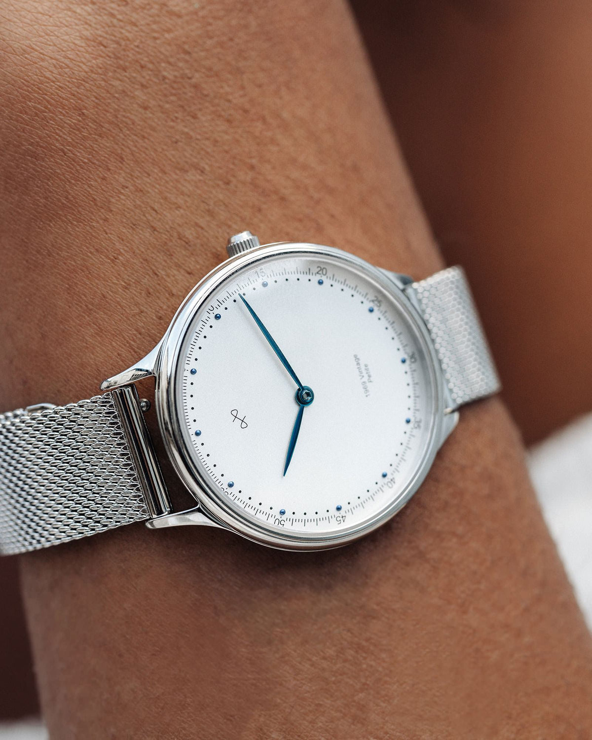 About Vintage - 1969 Petite, Steel / White #Strap_Mesh Steel