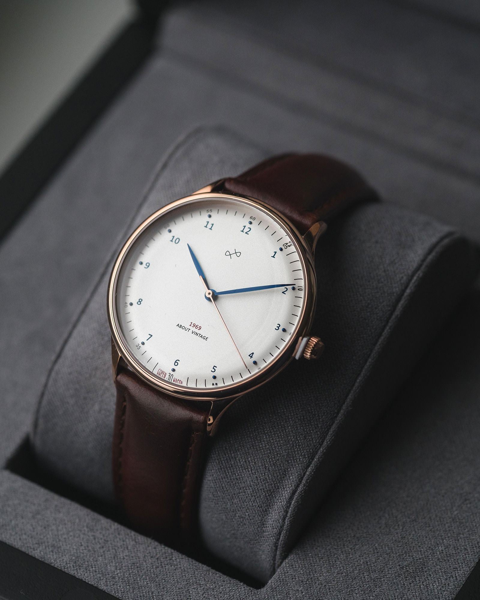 1969 Vintage, Rose Gold / White