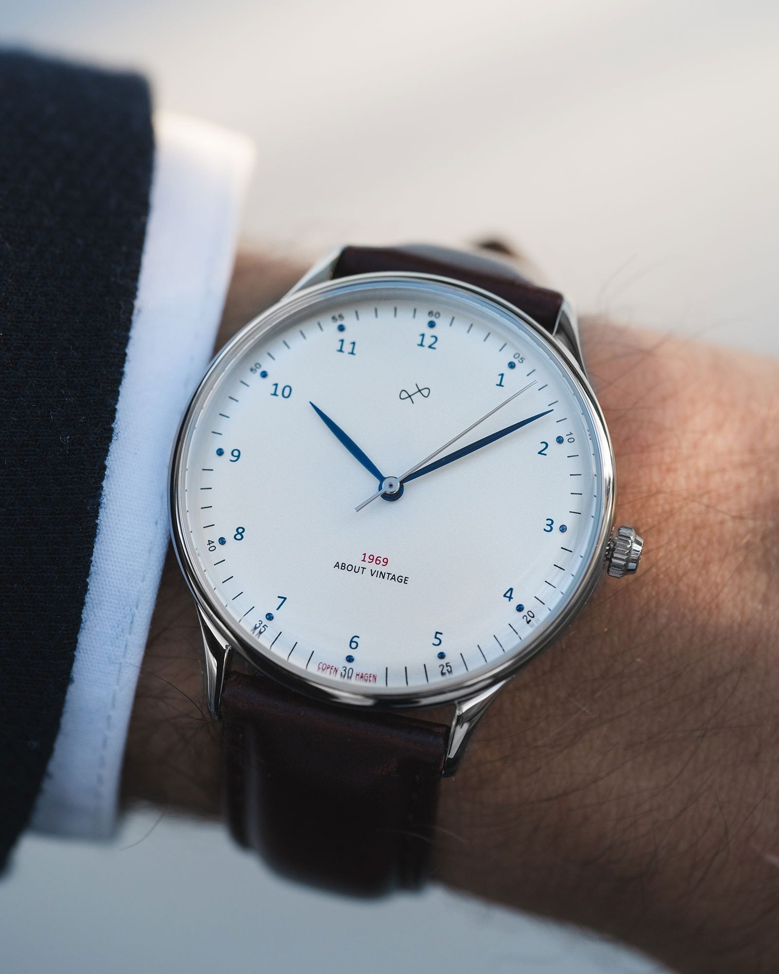 1969 Vintage, Steel / White