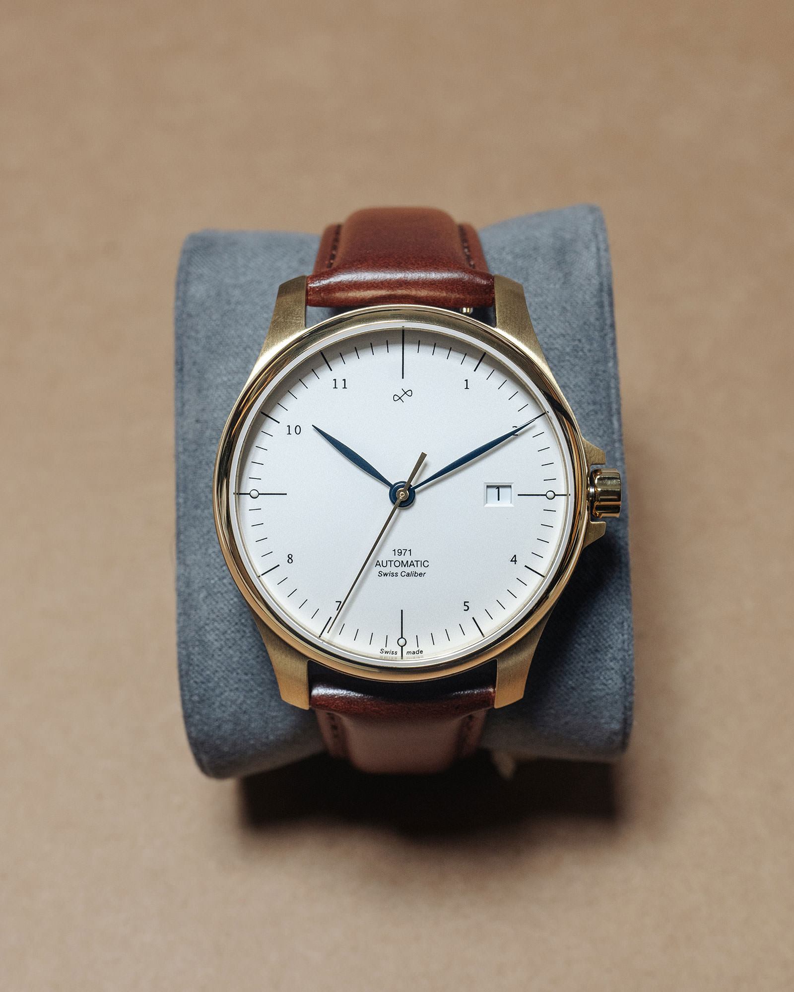 1971 Automatic, Gold / White - Swiss Made