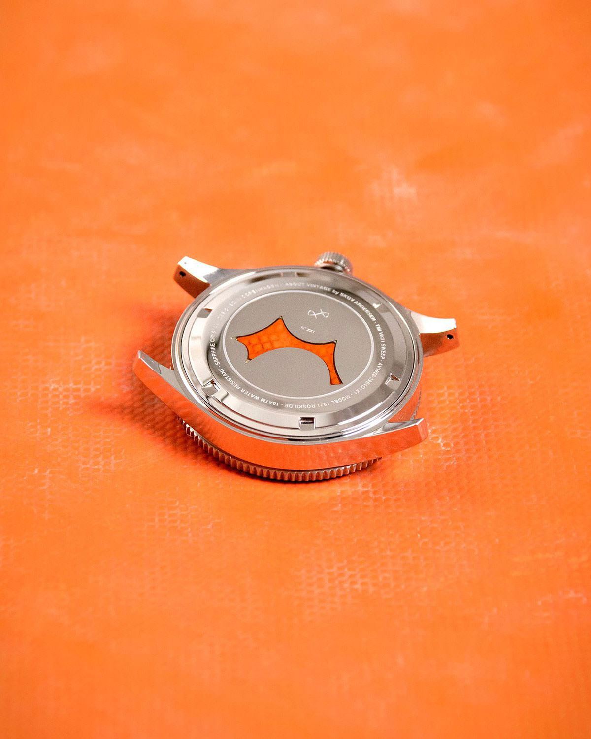 About Vintage - 1971 Stagediver, Steel / Off White
