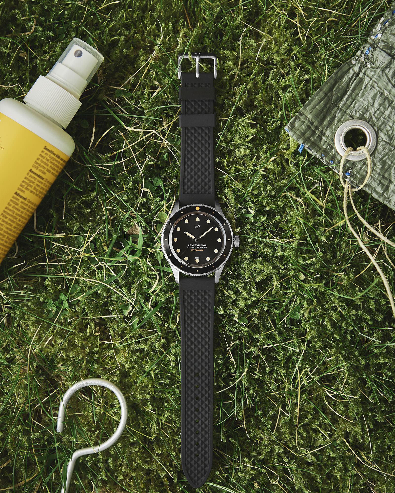 About Vintage - 1971 Stagediver, Steel / Black