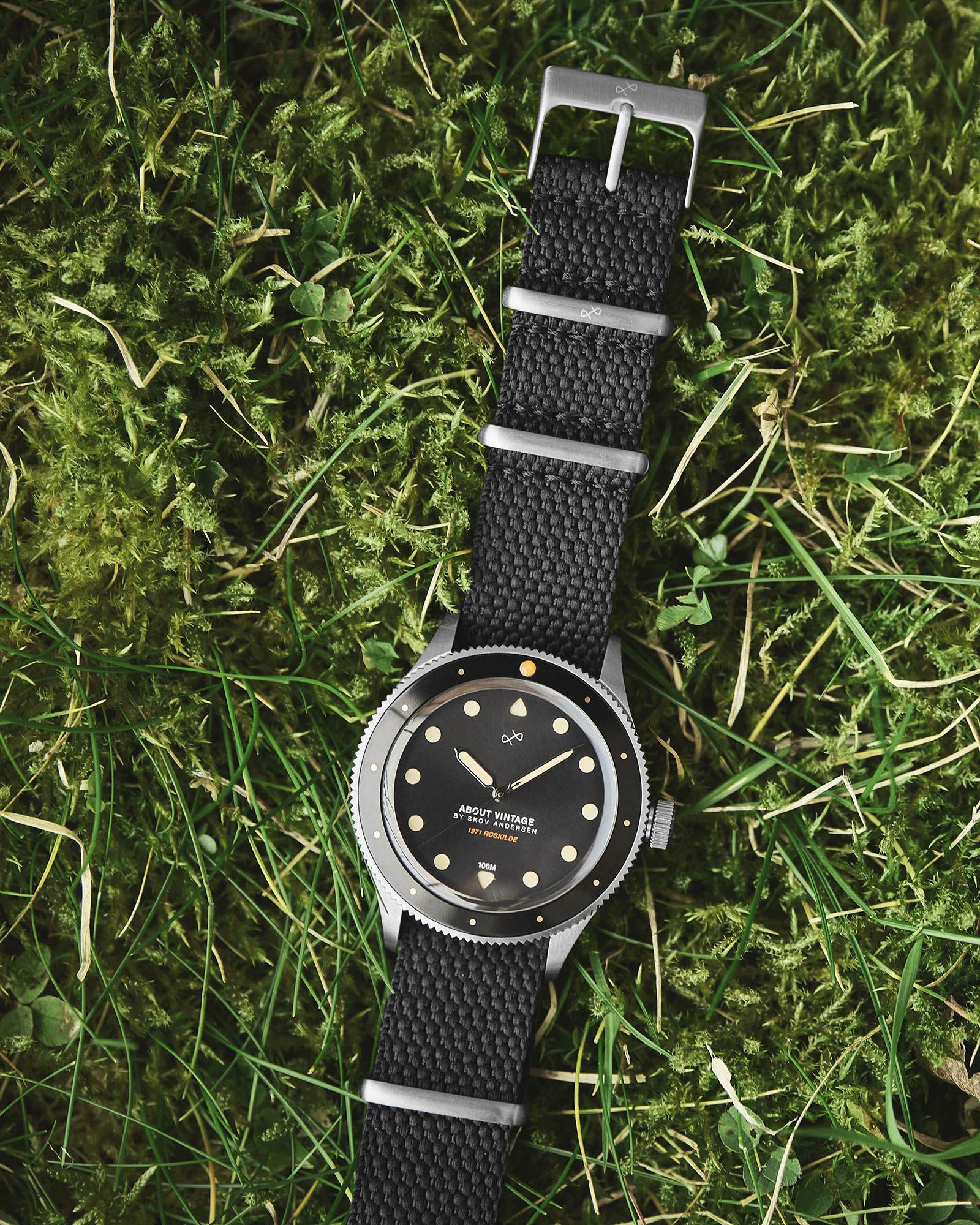 About Vintage - 1971 Stagediver, Steel / Black