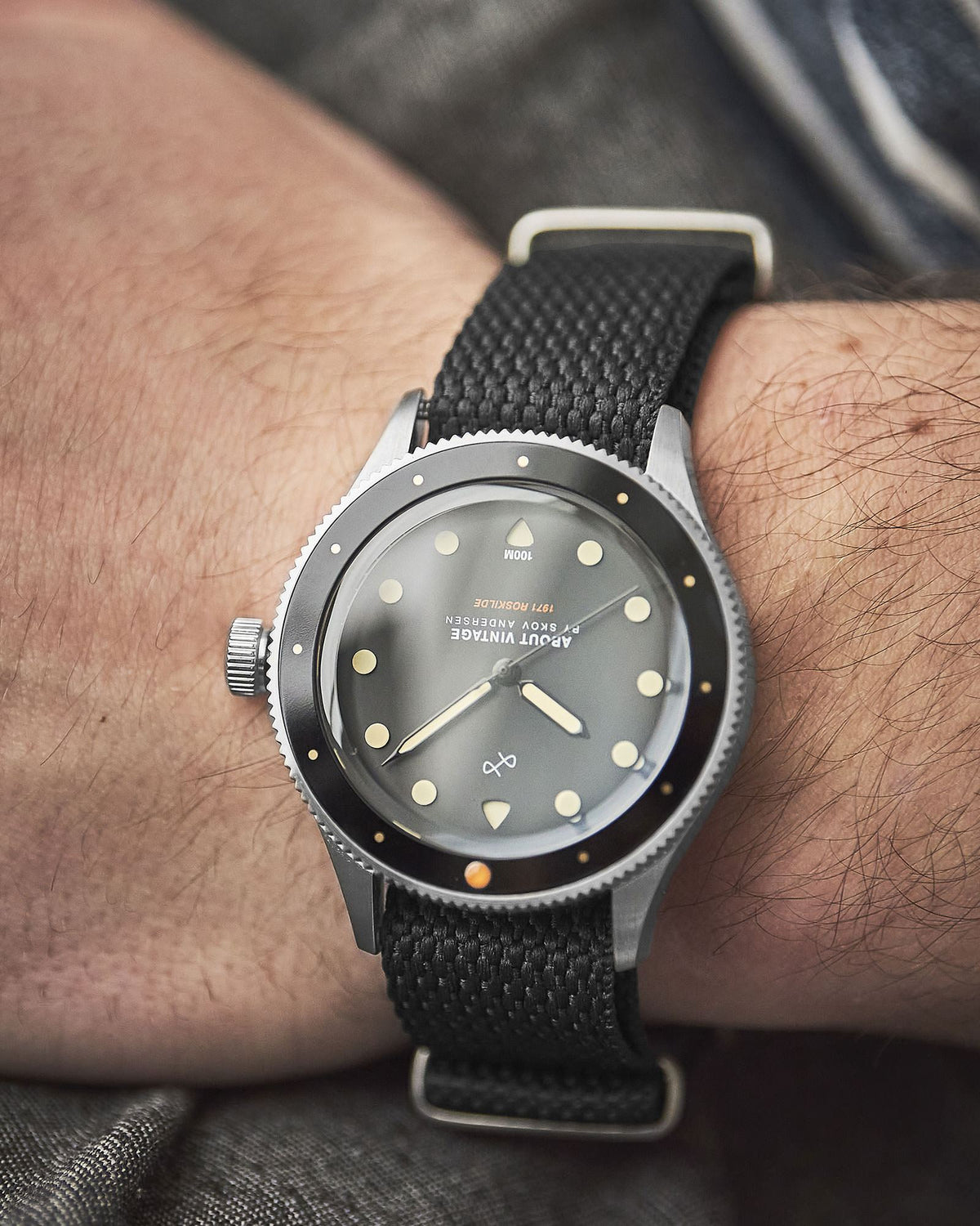 About Vintage - 1971 Stagediver, Steel / Black