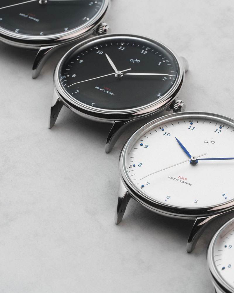 About Vintage - 1969 Vintage, Steel / Black