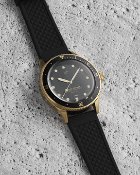 1926 At'sea, Gold / Black Vintage