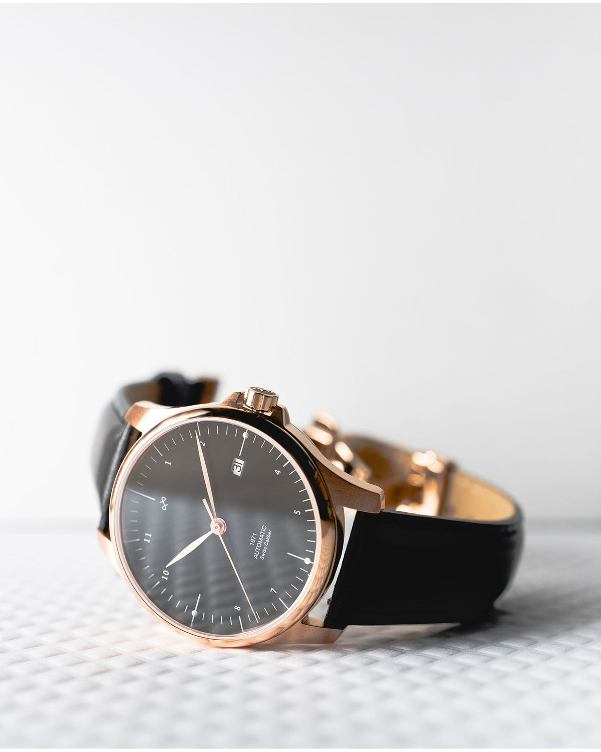 About Vintage - 1971 Automatic, Rose Gold / Black - Swiss Made #Strap_Black