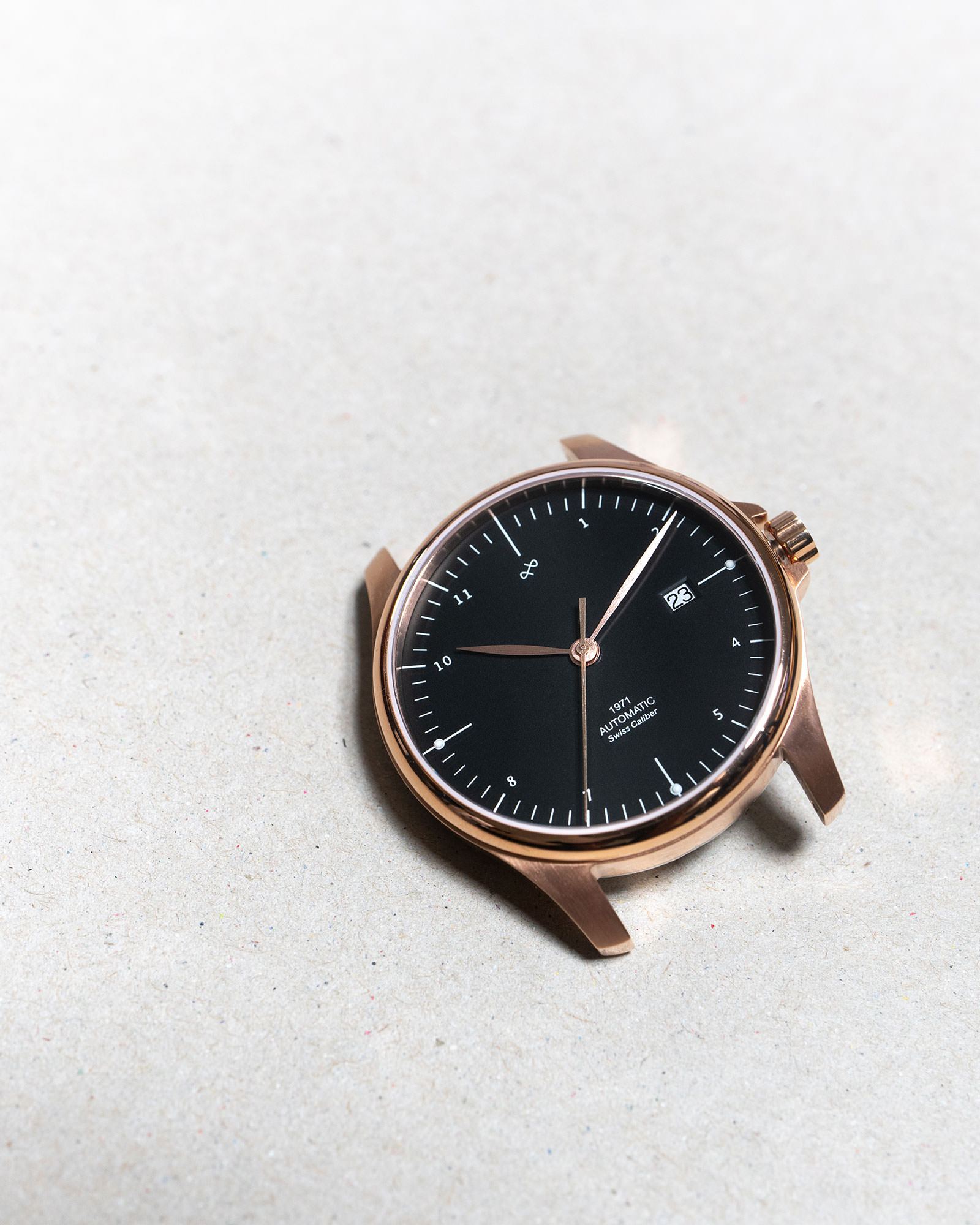 About Vintage - 1971 Automatic, Rose Gold / Black - Swiss Made