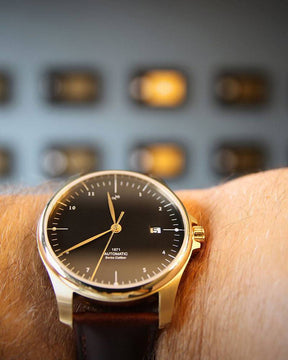 1971 Automatic, Gold / Black - Swiss Made