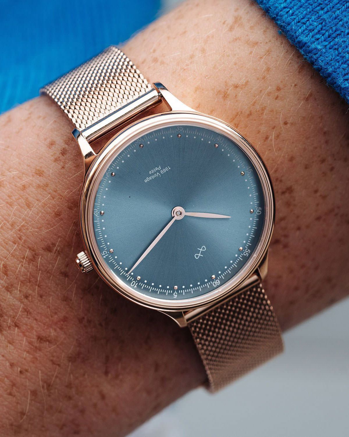 About Vintage - 1969 Petite, Rose Gold / Blue Sunray #Strap_Mesh Rose Gold